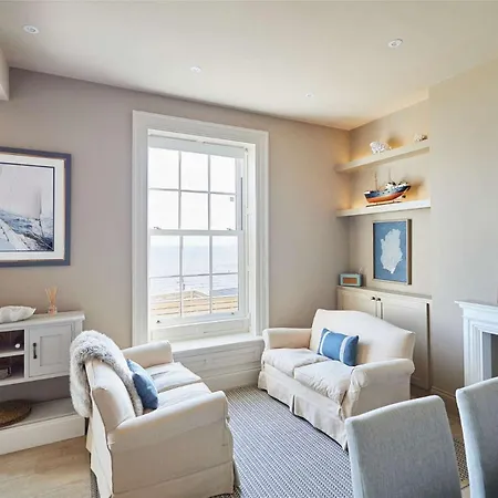 Host And - Sea View * Filey