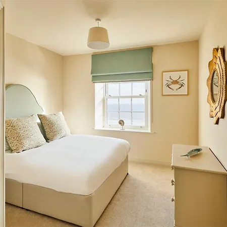 Host And - Sea View